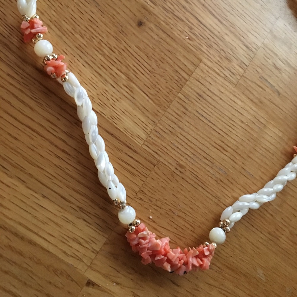 Shell necklace - Picture 2 of 3